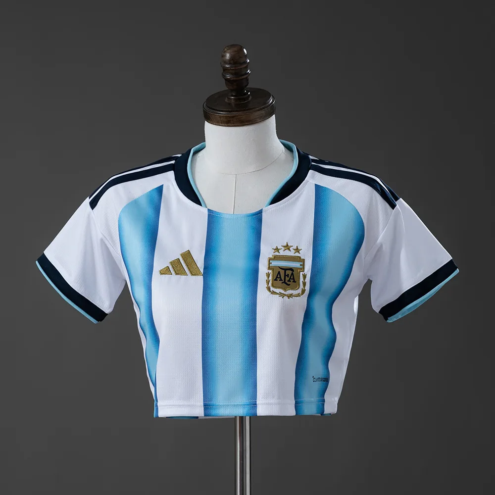 تيشيرت قصير بقصة كروب توب للسيدات - الأرجنتين داخل الأرض 2026 — main view