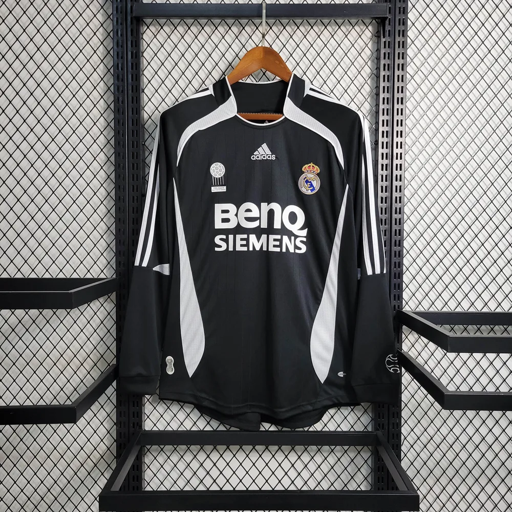 2006/2007 رجعي كم طويل ريال مدريد خارج الأرض — main view