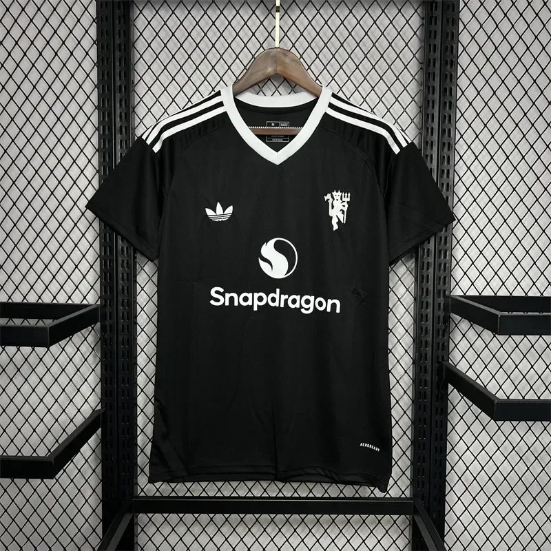 2024/2025 Manchester United Fourth goalkeeper Jersey — main view