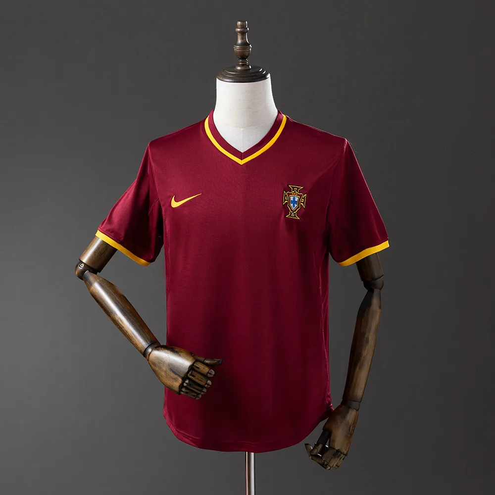 Maillot de football rétro 2000 Portugal Domicile AAA qualité fan — main view