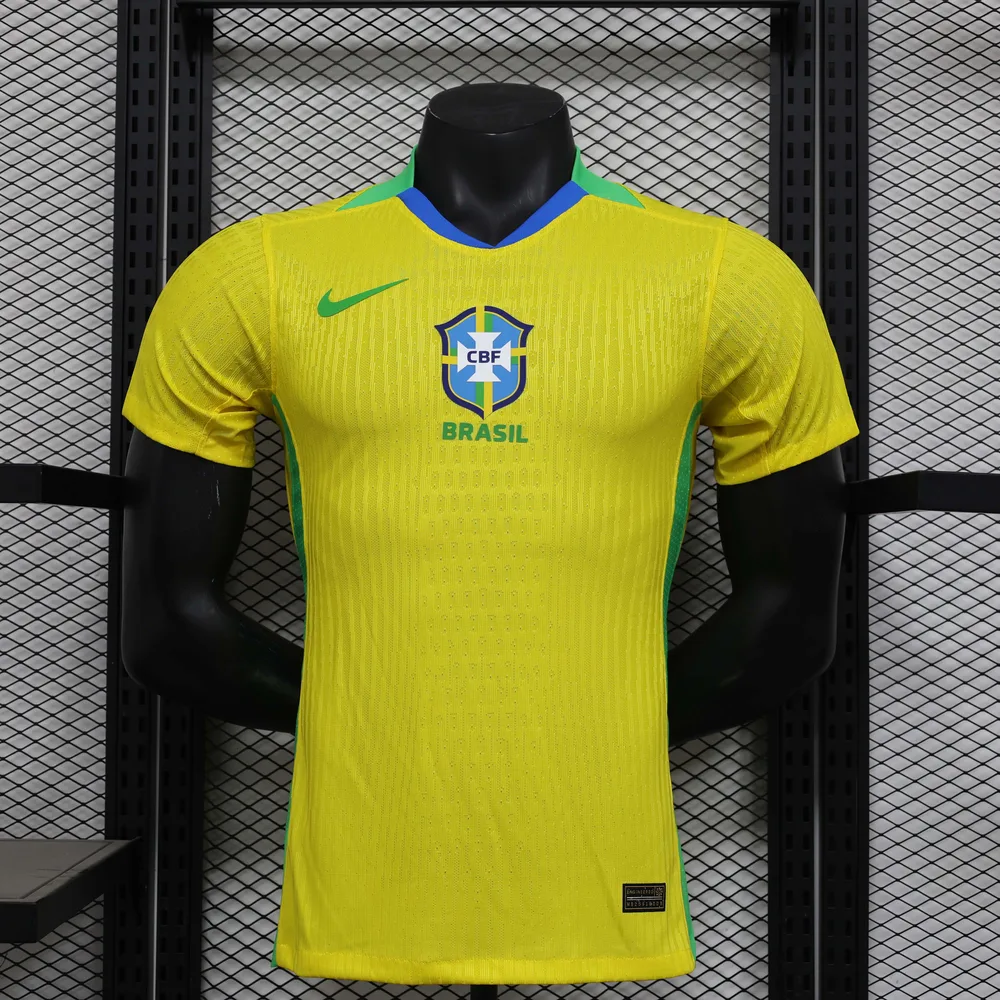 Version joueur Brésil domicile maillot de football 2025 — main view