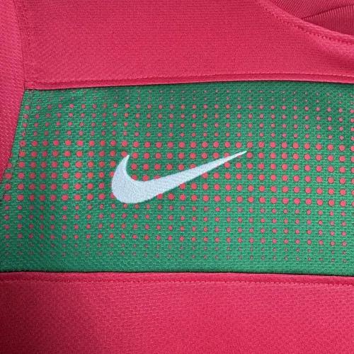 2010 Retro Portugal Home Football Shirt AAA fan-grade — view 7