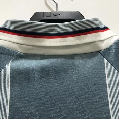 1996 Retro England Away Soccer Jersey AAA fan-grade — view 7