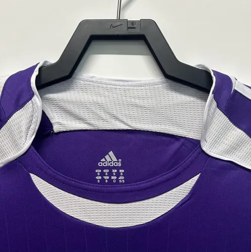 2006/2007 Retro Real Madrid Away Football Jersey AAA fan-grade — view 3