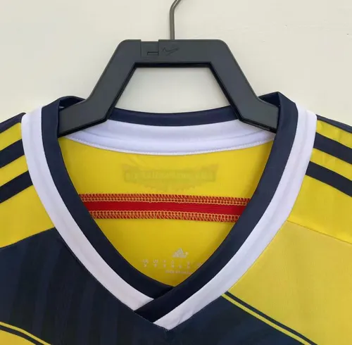 2014 Retro Colombia Home Football Shirt AAA fan-grade — view 3