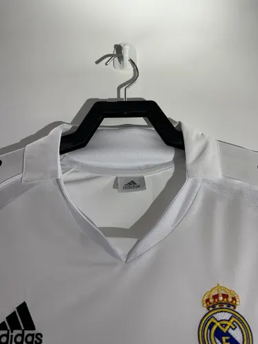 2005/2006 Retro Long Sleeve Real Madrid Home Soccer Jersey AAA fan-grade — view 3