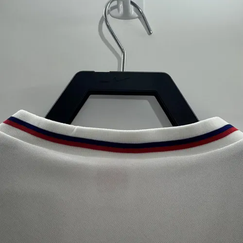 1982 Retro England Home Soccer Jersey AAA fan-grade — view 6