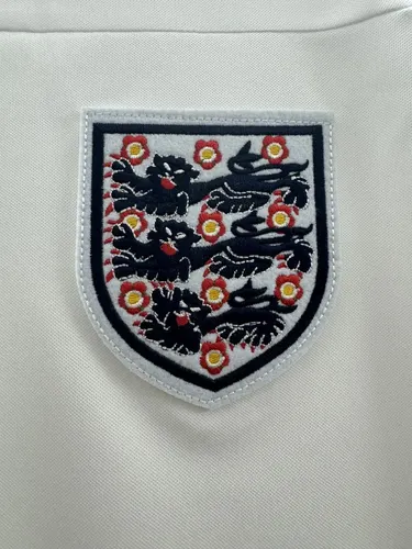 1982 Retro England Heim-Fußballtrikot — view 3