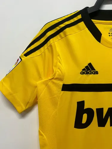 2011/2012 Retro Real Madrid Goalkeeper Football Jersey AAA fan-grade — view 6