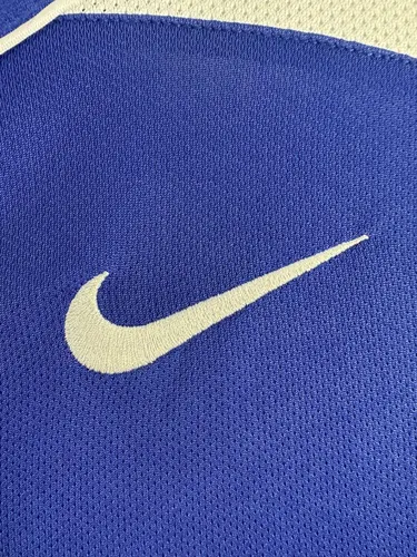 2004 Retro Brazil Away Soccer Jersey AAA fan-grade — view 5