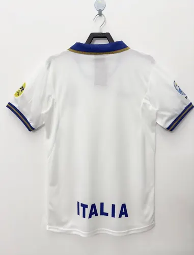 1996 Retro Italy Away Soccer Shirt AAA fan-grade — view 2