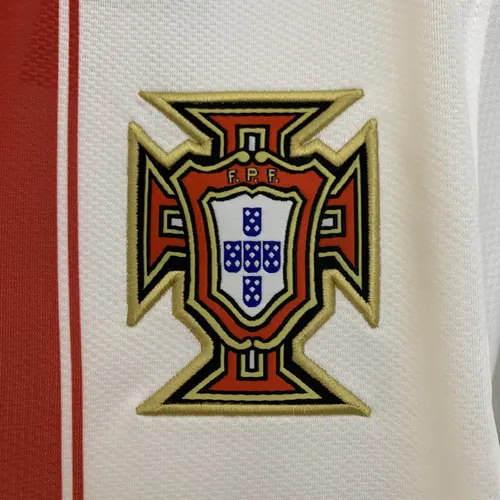 2010 Retro Portugal Away Football Shirt AAA fan-grade — view 8