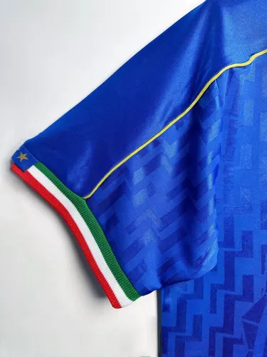 1995 Retro Italy Home Soccer Shirt AAA fan-grade — view 7