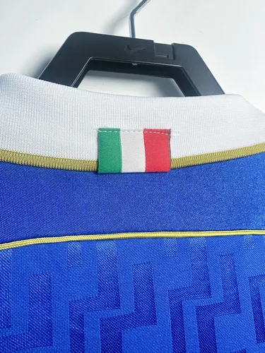 1995 Retro Italy Home Soccer Shirt AAA fan-grade — view 4