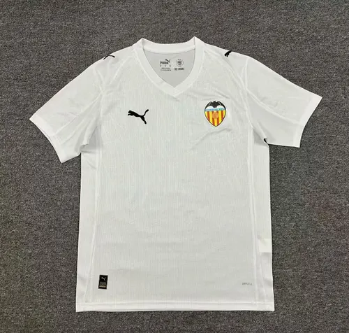 2025/2026 Valencia Home Football Shirt AAA fan-grade — view 1