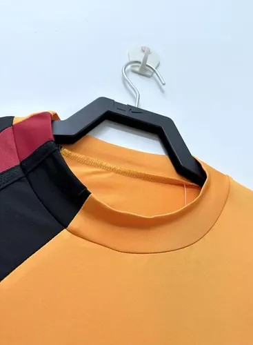 2005-2006 Retro Roma Home Soccer Jersey AAA fan-grade — view 3