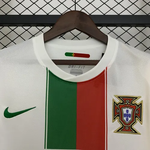2010 Retro Portugal Away Football Shirt AAA fan-grade — view 6