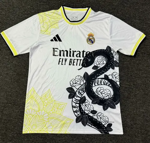 Camiseta de fútbol Edición Especial Serpiente Negra del Real Madrid 2025/2026 calidad tailandesa