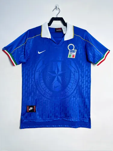 1995 Retro Italy Home Soccer Shirt AAA fan-grade — view 1