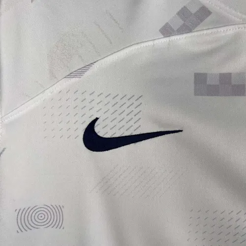 2023/2024 Tottenham Home Football Shirt — view 7