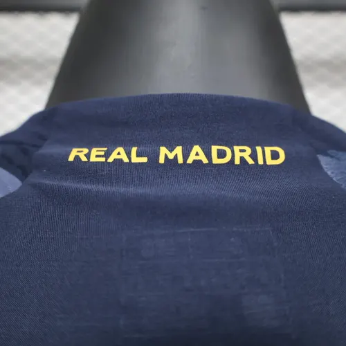 نسخة اللاعب ريال مدريد الخارجي 2023/2024 — view 9