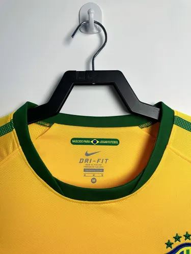 2010 Retro Brazil Home Soccer Jersey AAA fan-grade — view 3