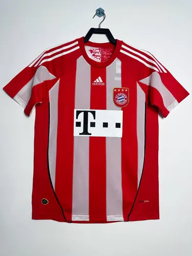 2010-2011 Retro Bayern Munich Home Football Jersey AAA fan-grade