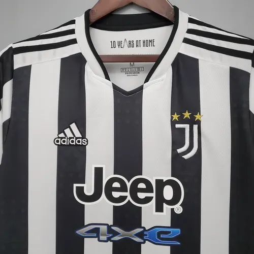 Juventus 2021/2022 Soccer Jersey AAA fan-grade Home — view 3