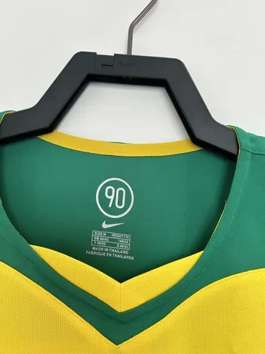 2004 Retro Brazil Home Soccer Jersey AAA fan-grade — view 3