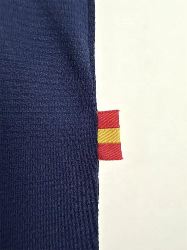 1998 Retro Spain Home Soccer Shirt AAA fan-grade — view 8