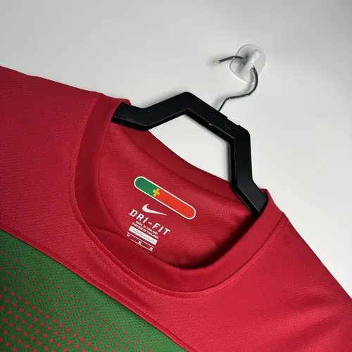 2010 Retro Portugal Home Football Shirt AAA fan-grade — view 3