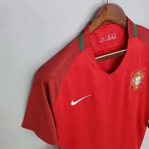 2016 レトロ ポルトガル ホーム サッカーシャツ 1:1 タイ品質 — view 5