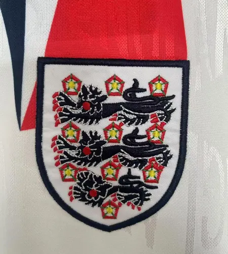 1992 Retro England Home Soccer Jersey AAA fan-grade — view 5