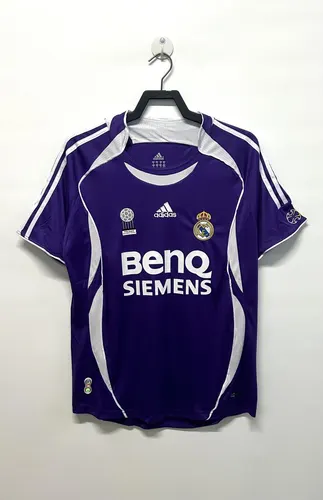 2006/2007 Retro Real Madrid Away Football Jersey AAA fan-grade — view 1