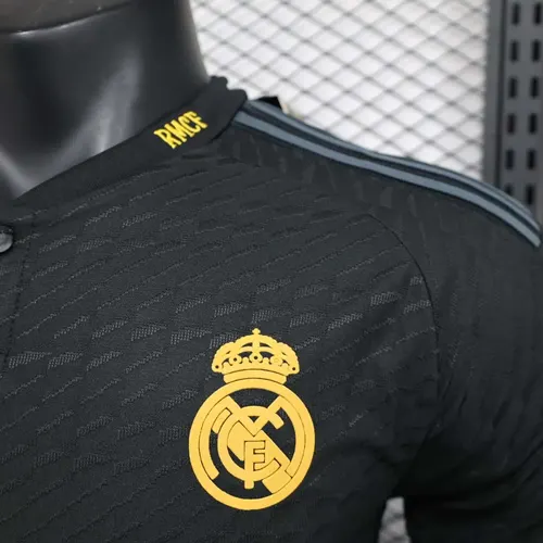 قميص ريال مدريد الإصدار الثالث خارج الأرض للاعبين لموسم 2023/2024 — view 4