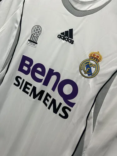 2006/2007 Retro Real Madrid Home Football Jersey AAA fan-grade — view 5