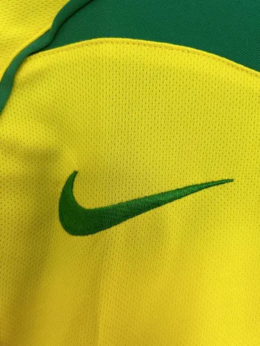 2004 Retro Brazil Home Soccer Jersey AAA fan-grade — view 5