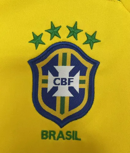 2002 Retro Long Sleeve Brazil Home Soccer Jersey AAA fan-grade — view 4