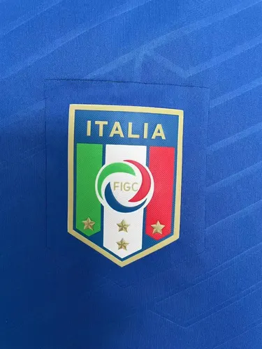 2012 Retro Italy Home Soccer Shirt AAA fan-grade — view 3