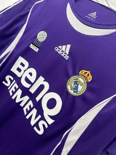 2006/2007 Retro Real Madrid Away Football Jersey AAA fan-grade — view 5