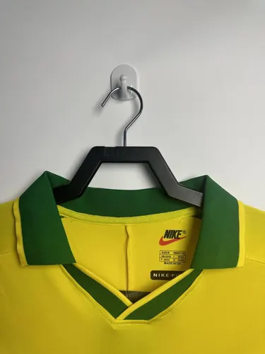 1997 Retro Brazil Soccer Jersey Home AAA fan-grade — view 3