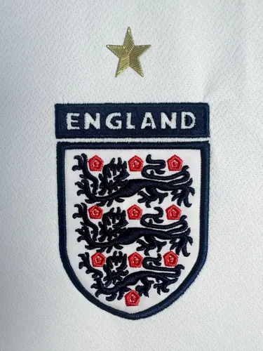 2006 Retro Long Sleeve England Home Soccer Jersey AAA fan-grade — view 6