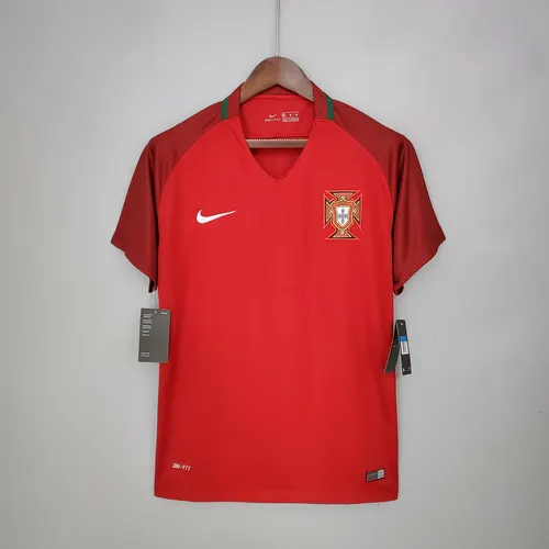 2016 レトロ ポルトガル ホーム サッカーシャツ 1:1 タイ品質 — view 1