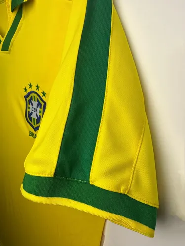 1997 Retro Brazil Soccer Jersey Home AAA fan-grade — view 7