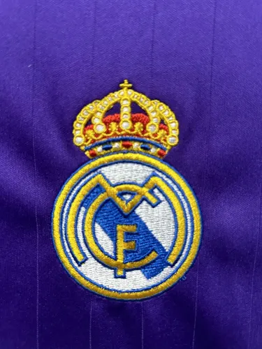 2006/2007 Retro Real Madrid Away Football Jersey AAA fan-grade — view 6