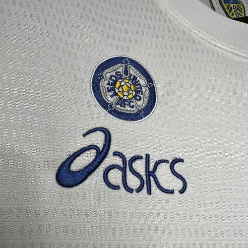 1995/1996 Retro Leeds United Home Soccer Jersey AAA fan-grade — view 6