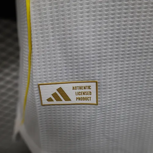 2025/2026 Player Version Real Madrid Home Football Jersey AAA fan-grade — view 9