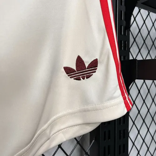 2024/2025 Bayern Munich Third Away Shorts — view 5