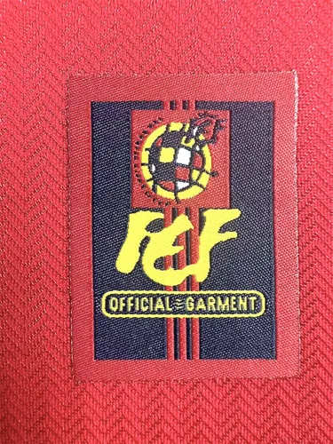 1998 Retro Spain Home Soccer Shirt AAA fan-grade — view 6