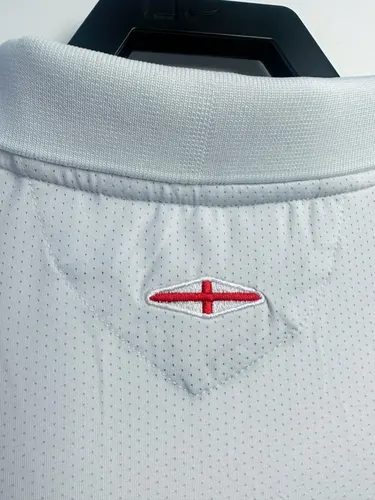 2006 Retro Long Sleeve England Home Soccer Jersey AAA fan-grade — view 4